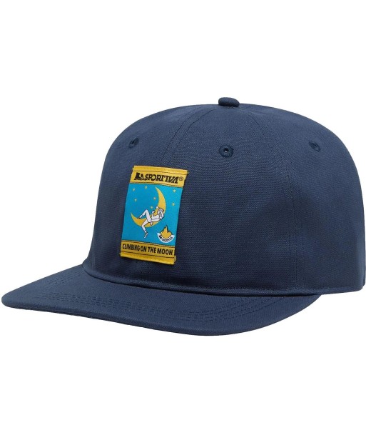 Climbing on the Moon Hat Hauptbild